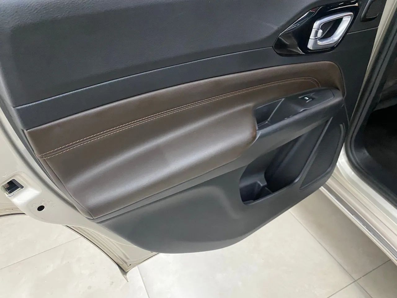 Jeep Commander Overl. Td380 2.0 4X4 Die. AUT 2022 - Foto 12