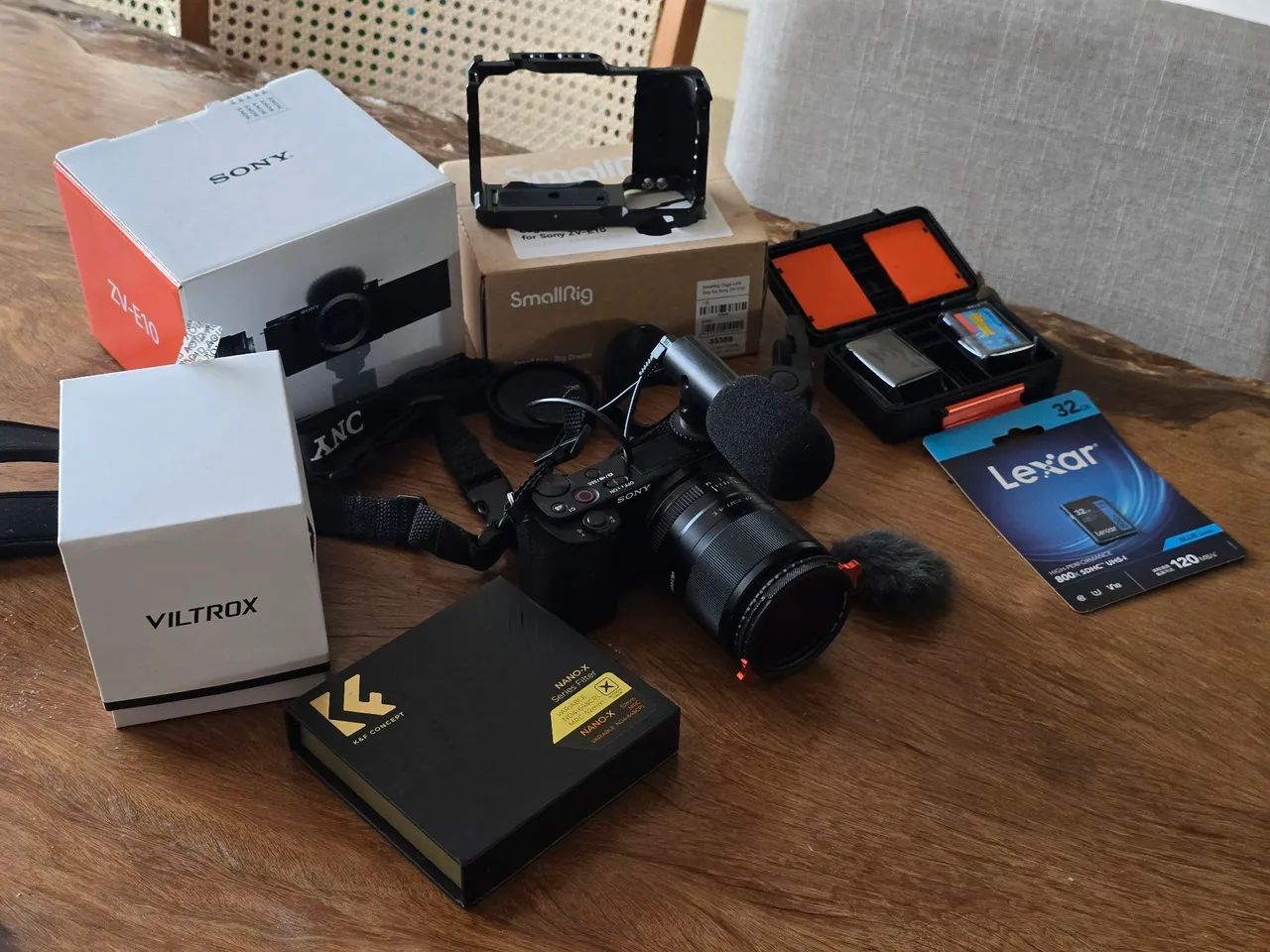 Zv-e10 + Vitrox 23mm f1.4 Lens + Cage and Nd Filter + Batteries and Gifts64318752922243120