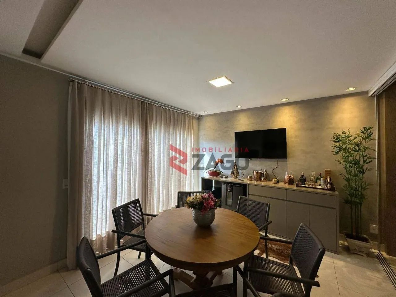 Casa com 3 dormitórios para alugar, 180 m² por R$ 6.450/mês - Club Residence Ayat - Uberab - Foto 2