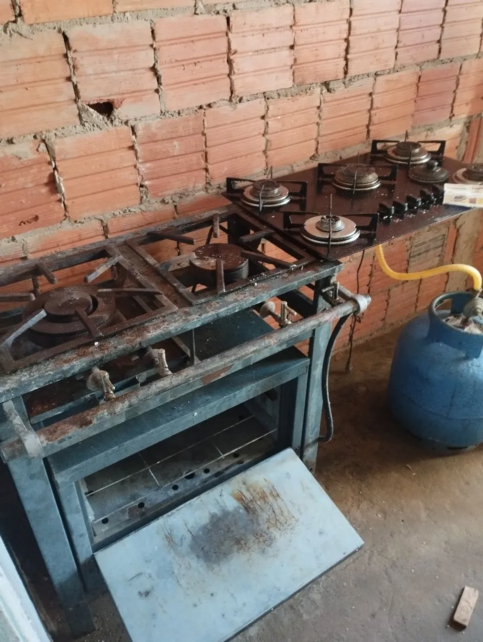 Fogão industrial com forno 400.00