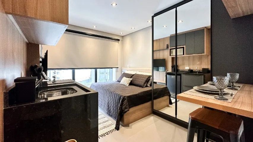 Lindo Studio, Mobiliado, Alto Padrão - Bigorrilho/Champagnat - Rooftop com Spa!