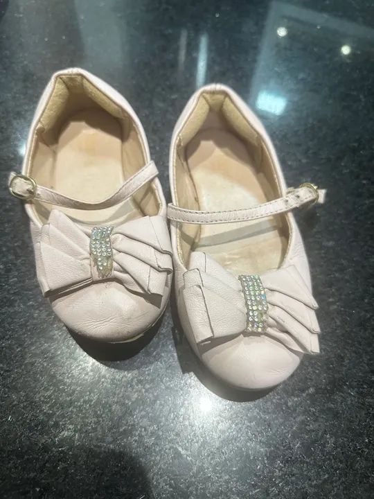 Lote de Calçados Infantis - Botas, Sandálias e Sapatos TAM. 26 - Foto 4