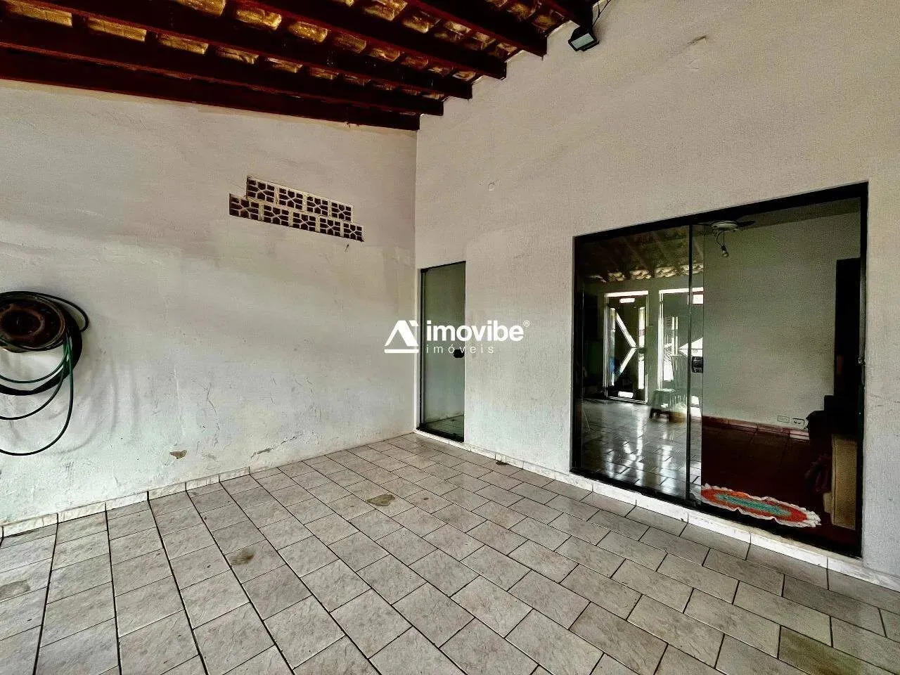 Oportunidade única para investir ou morar: duas casas geminadas à venda Santa Bárbara D`o
