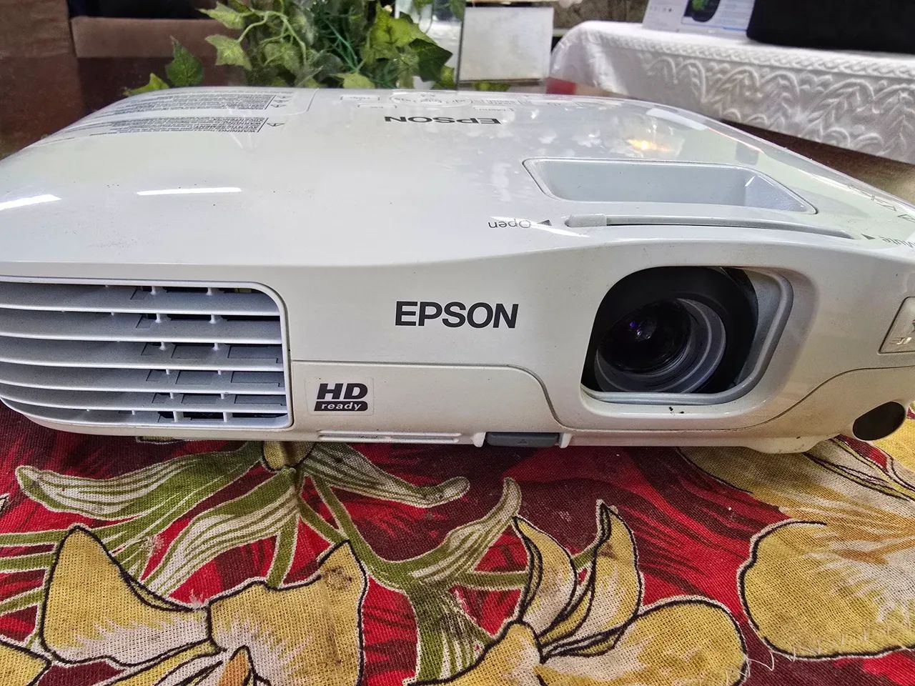 Projetor Epson Home cinema 705hd  - Foto 2