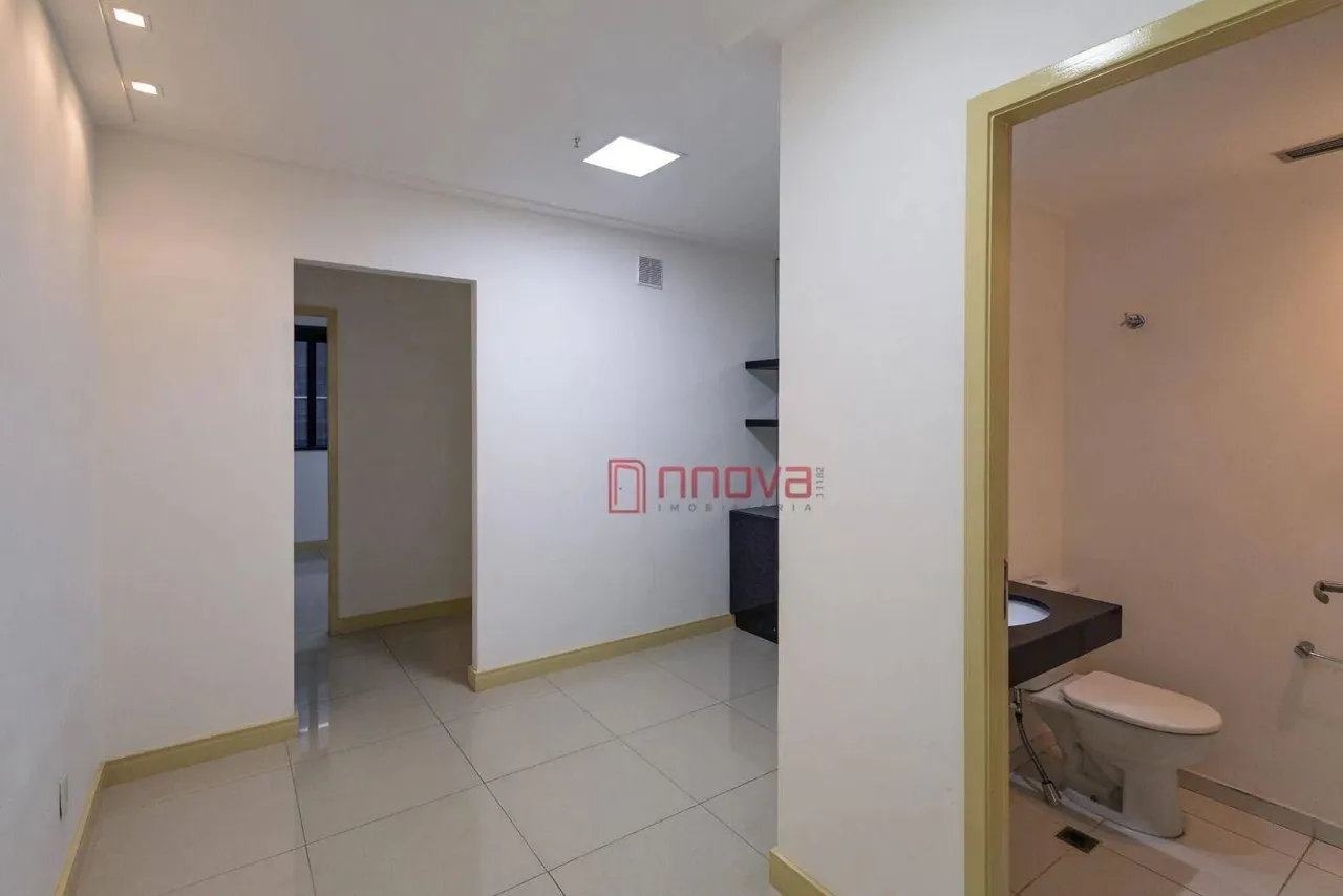 Aluga sala empresarial de luxo com divisórias, armários, ar condicionado split, 30,61 m² p