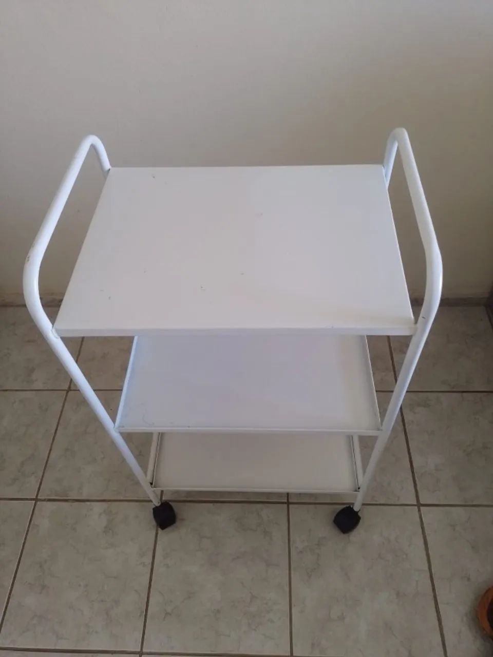 Mesa de apoio para espaço de estética 64297414809731121