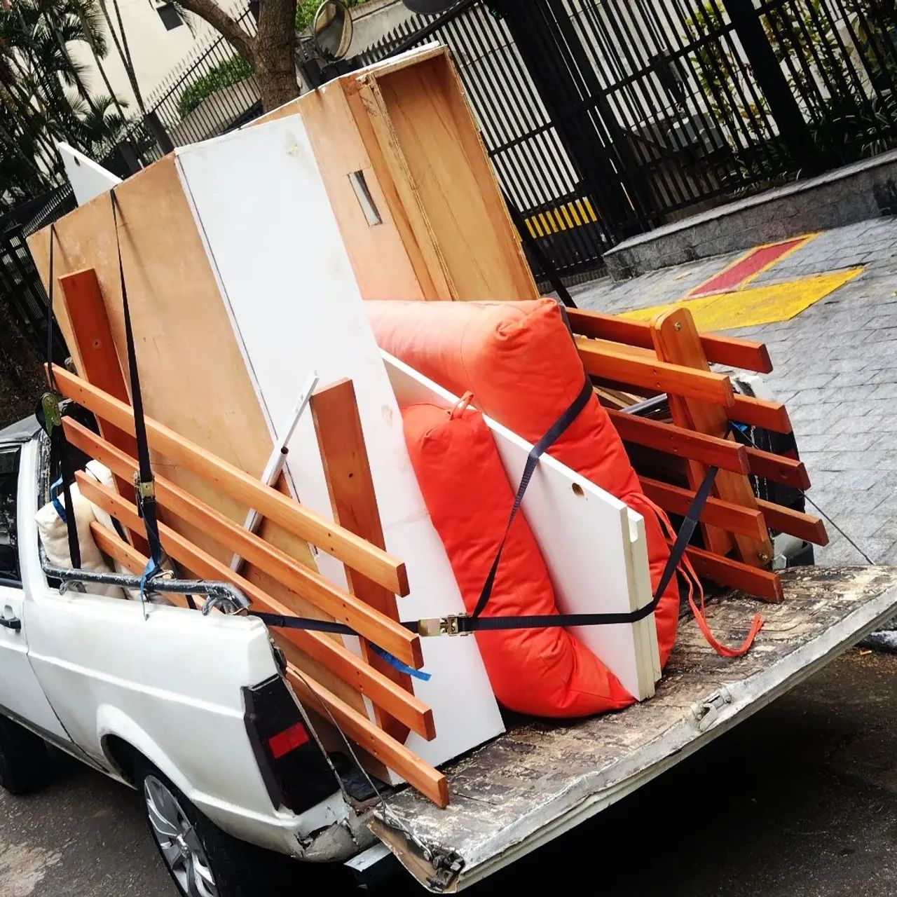 Fretes, carretos, mudanças, transportes etc.