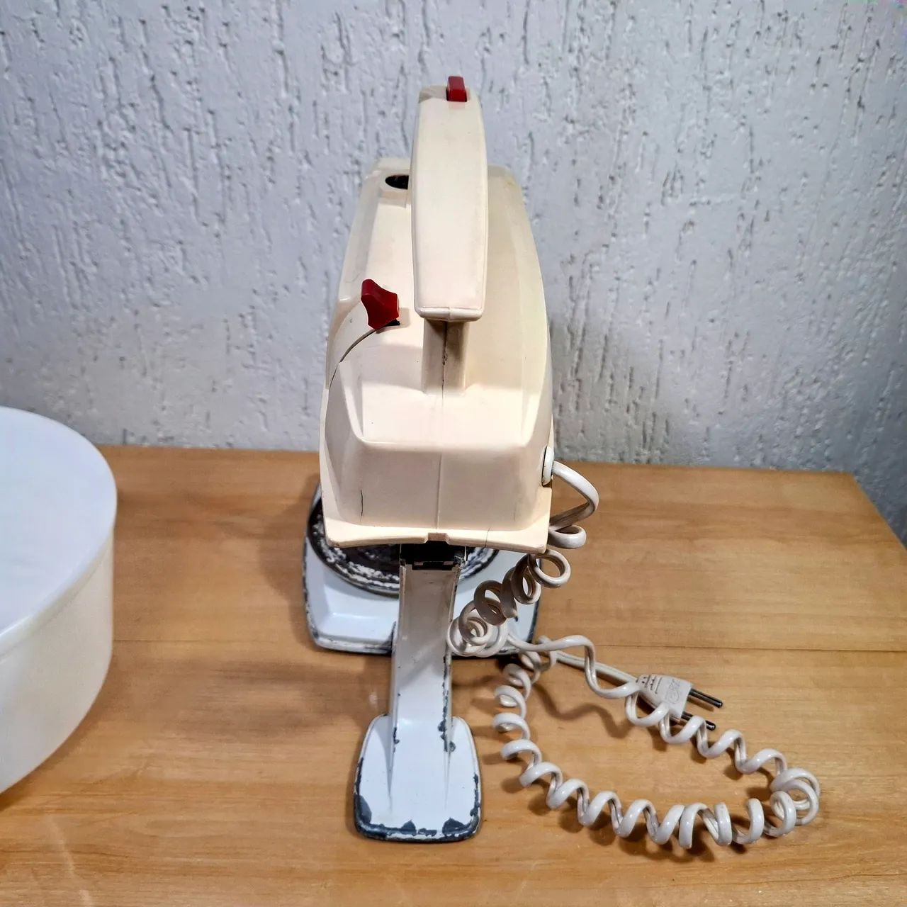 Batedeira Walita anos 60 funcionando - Foto 4