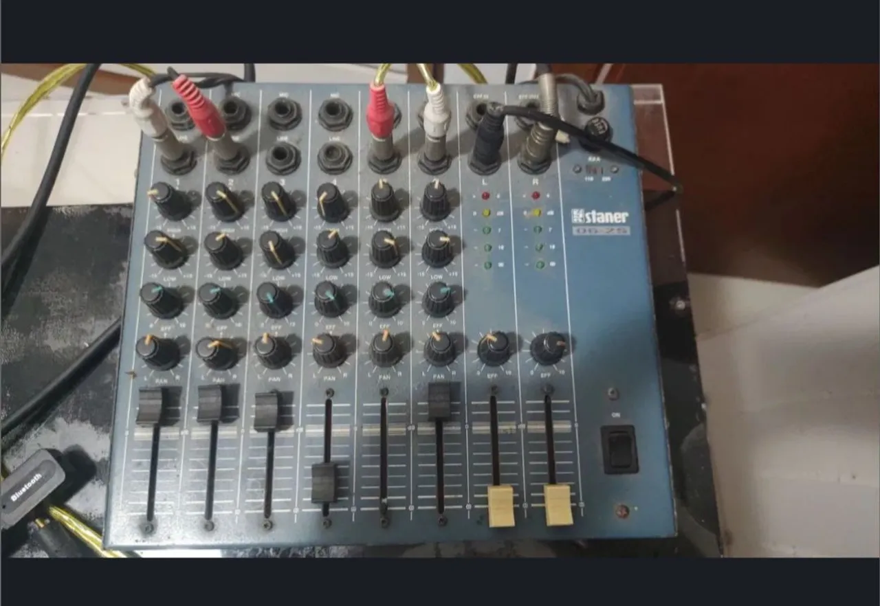 Mesa de Som Estanter 06-25