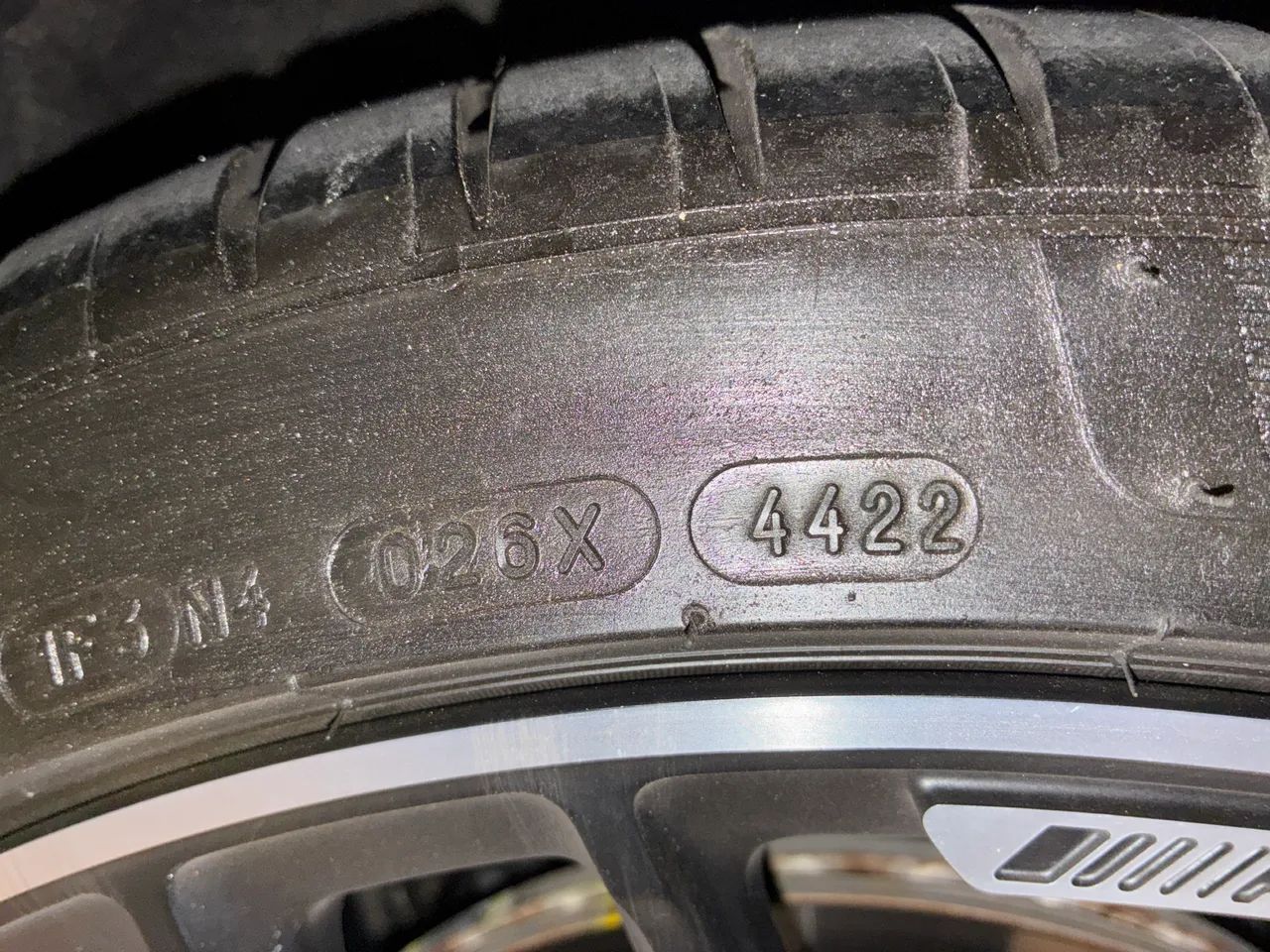 Pneus Michelin, veículo com 2500km - Foto 2