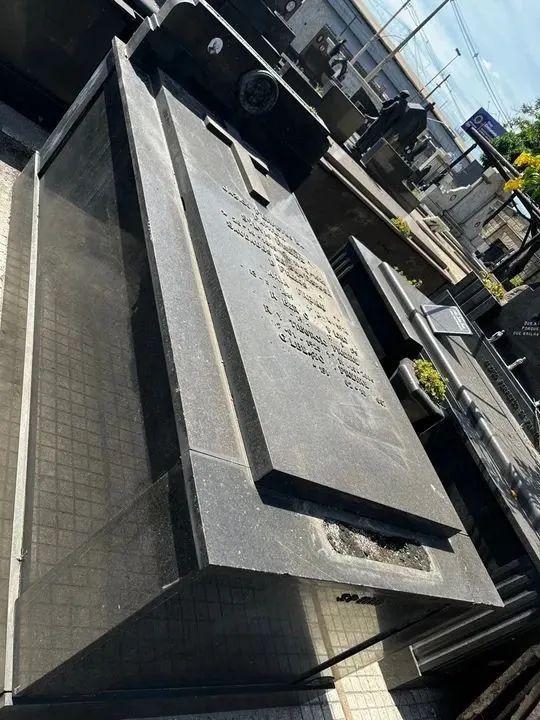 Jazigo Perpetuo Cemiterio CAJU - RJ - Foto 3