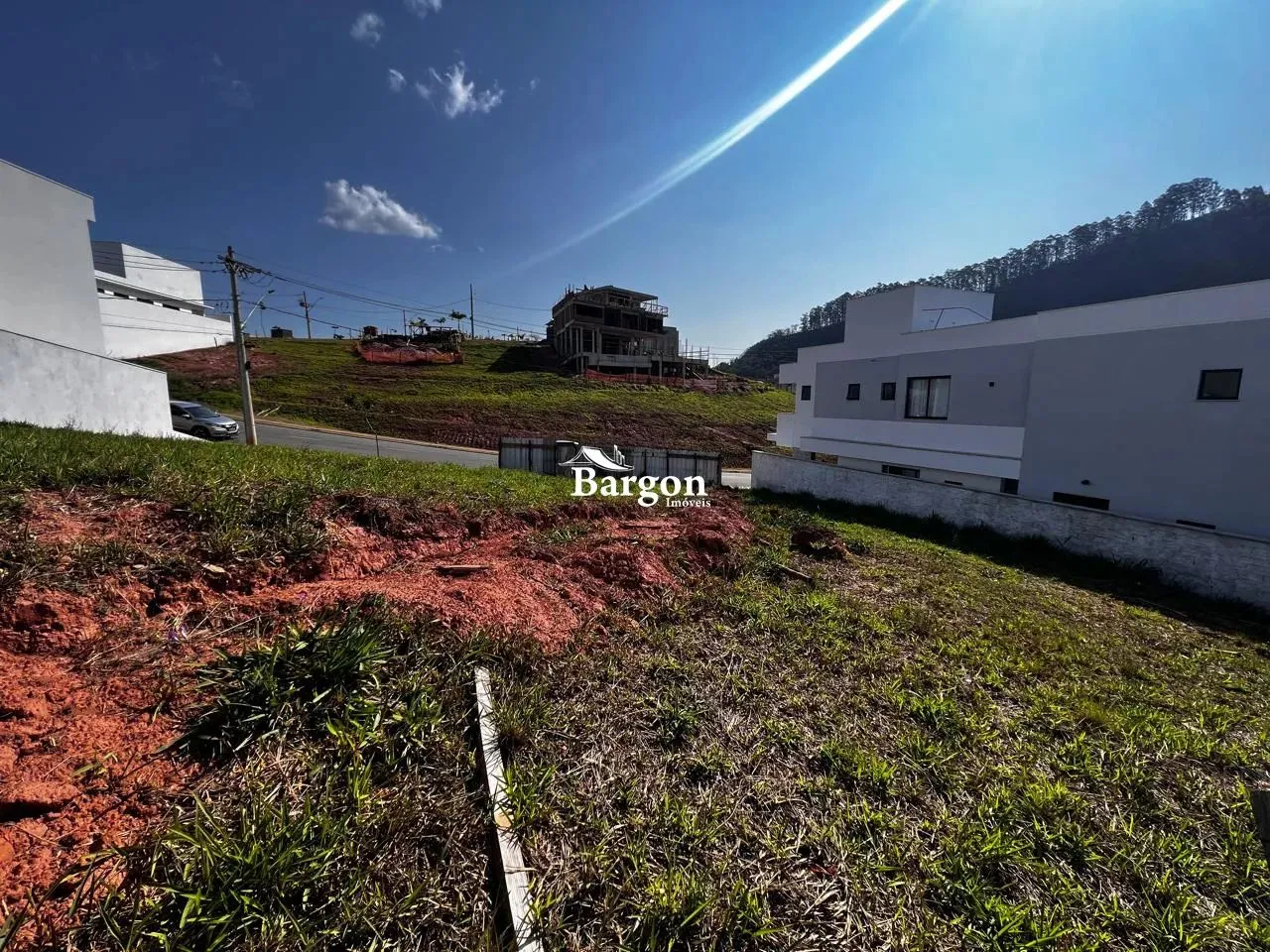 Lote com 330 m² a venda no Condomínio Estrela Alta em Juiz de Fora