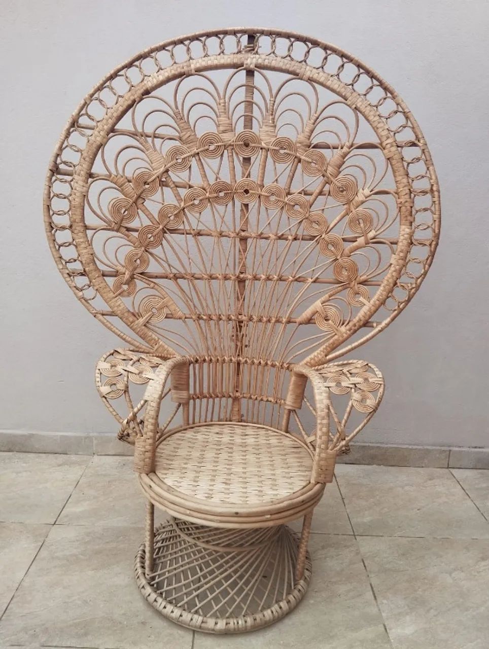Poltrona Pavão Emanuelle (Peacock Chair)