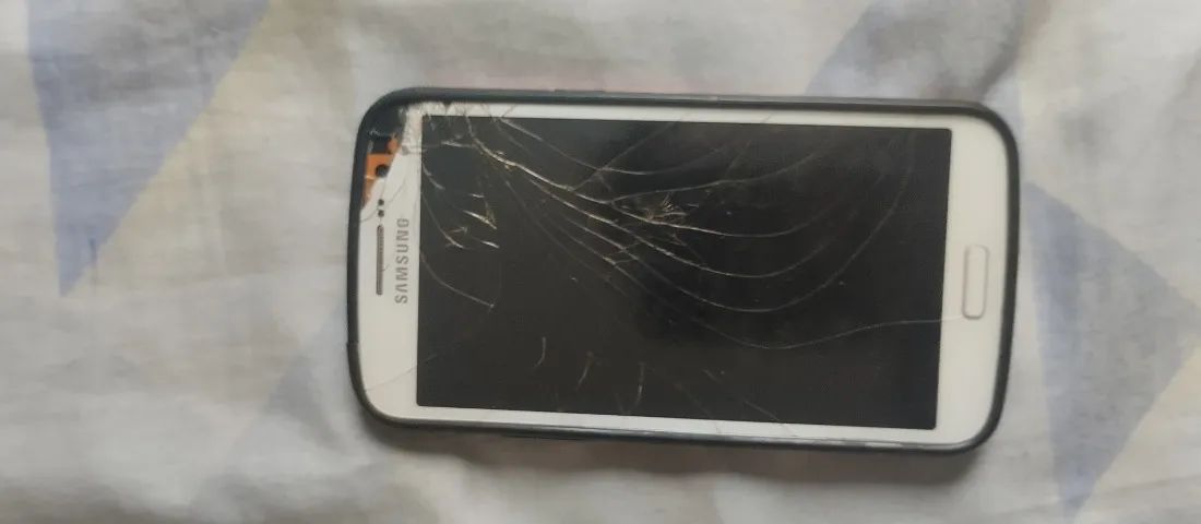 Aparelhos danificados tela quebrada.  - Foto 2