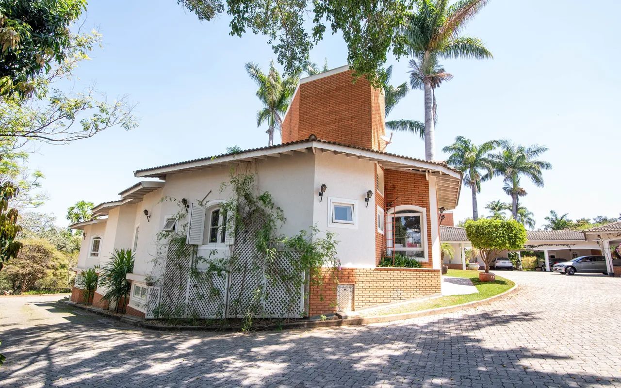 Casa em condomínio alto padrão na cidade de Valinhos, com terrenos amplos, rodeado de área - Foto 5