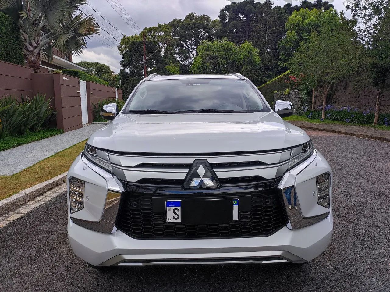 Mitsubishi Pajero 2024