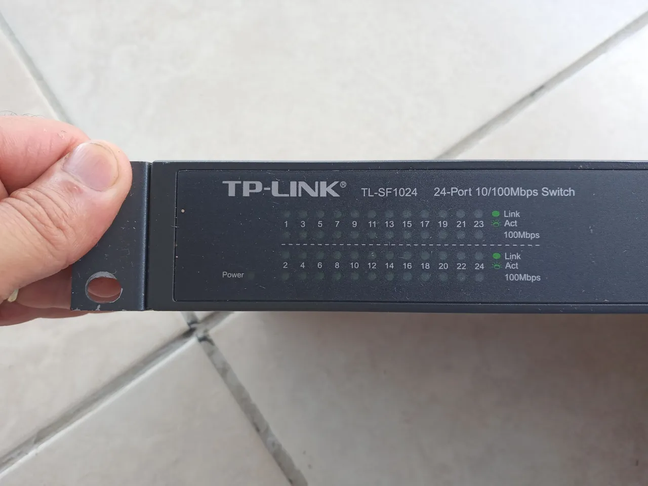 Switch TP-Link TL-SF1024 24 Portas 10/100Mbps