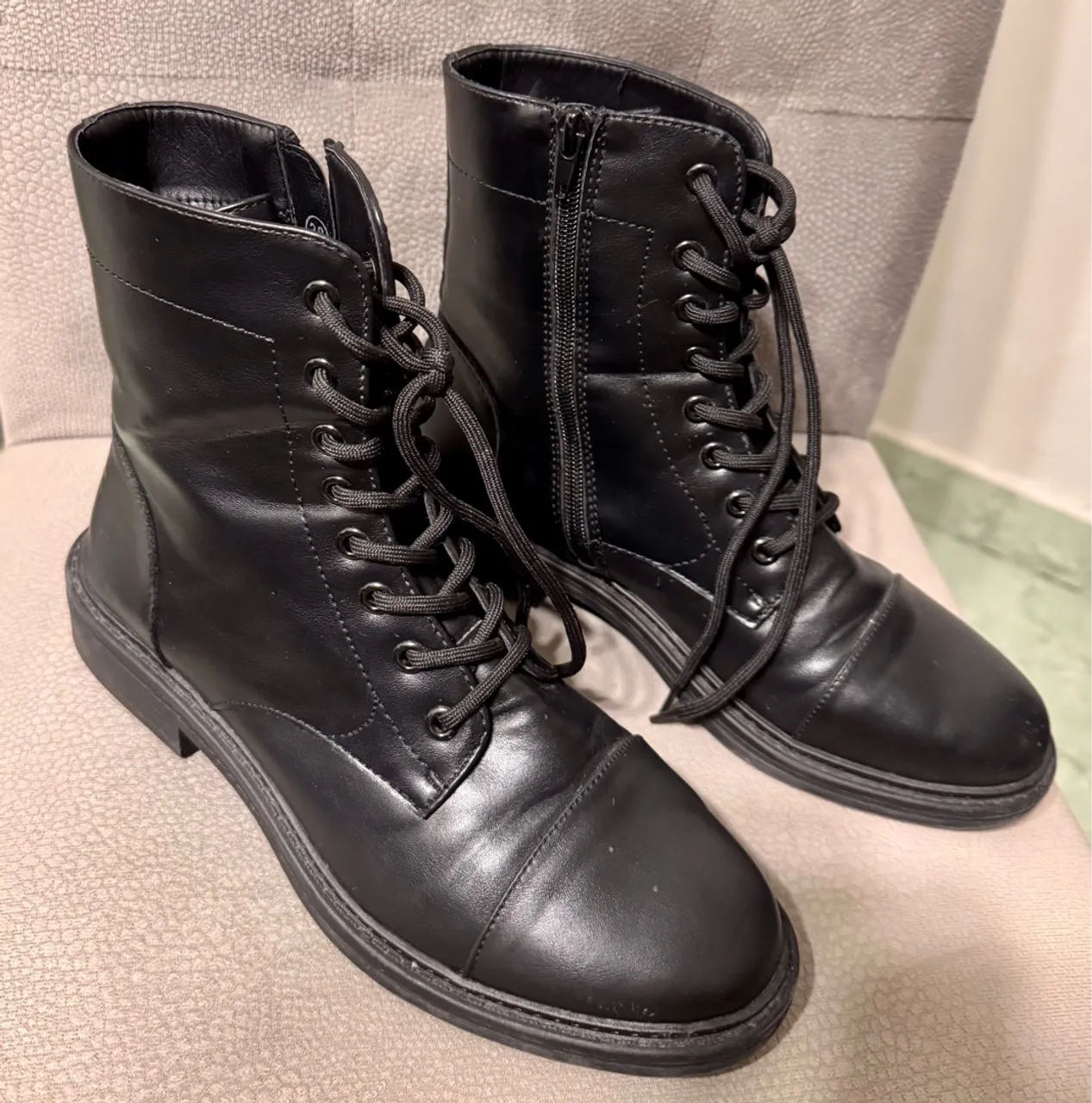 Botas Femininas Coturno - Pretas