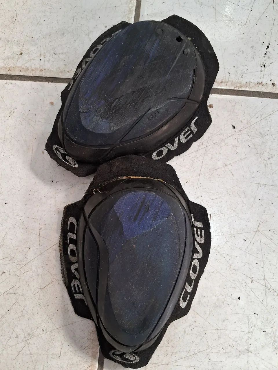 Joelheira,  saboneteiras Clover p/ moto sport Radicais - Foto 3