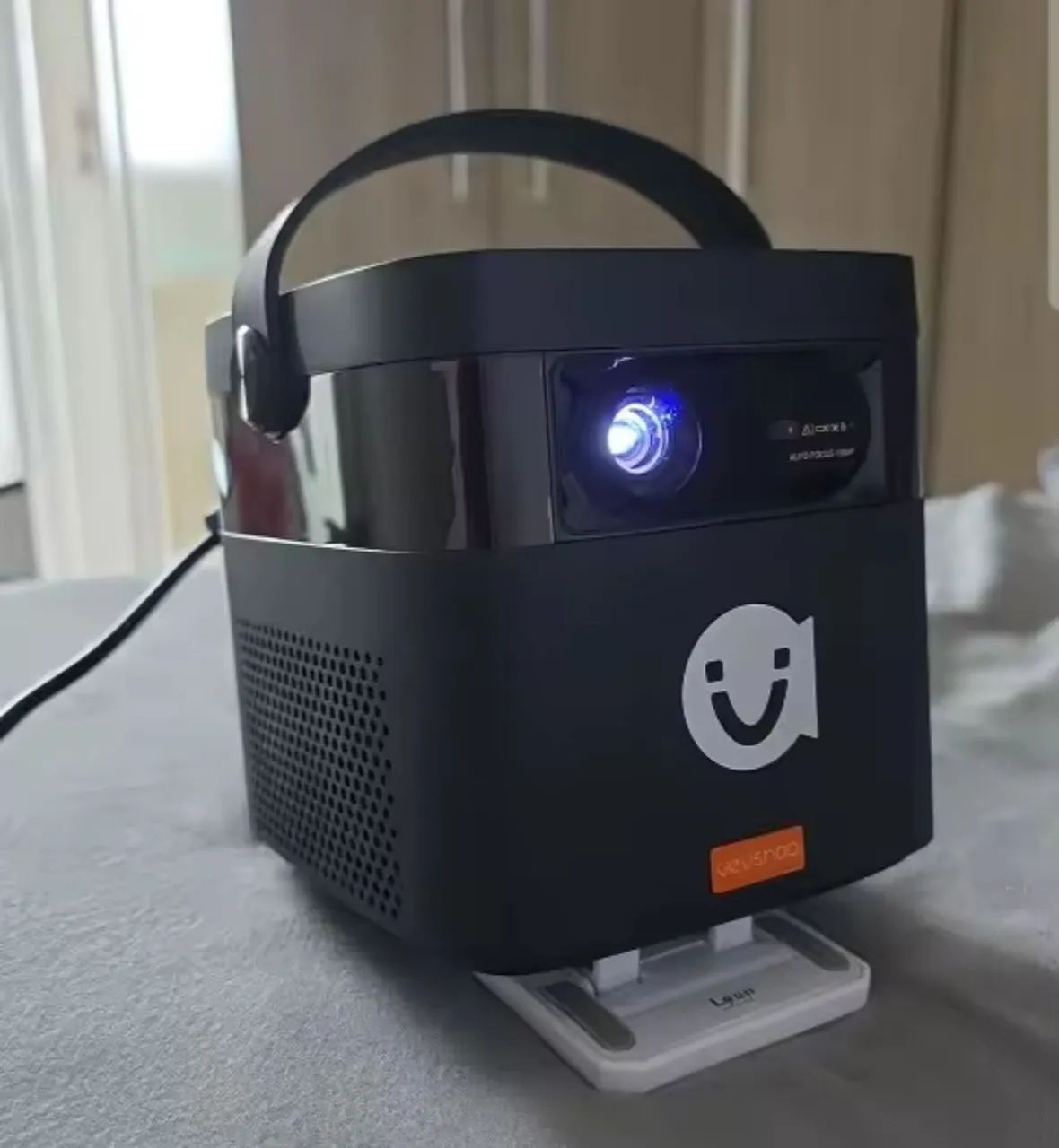 Projetor Lacrado Vevshao v50 Full Hd Nativo Lente DLP Portátil Bateria Interna 3D - Foto 2