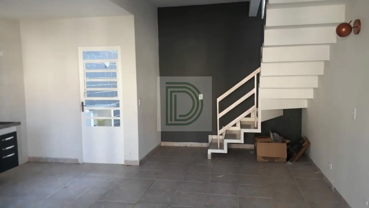 Sobrado em condominio fechado em Cotia com 2 dormitorios
