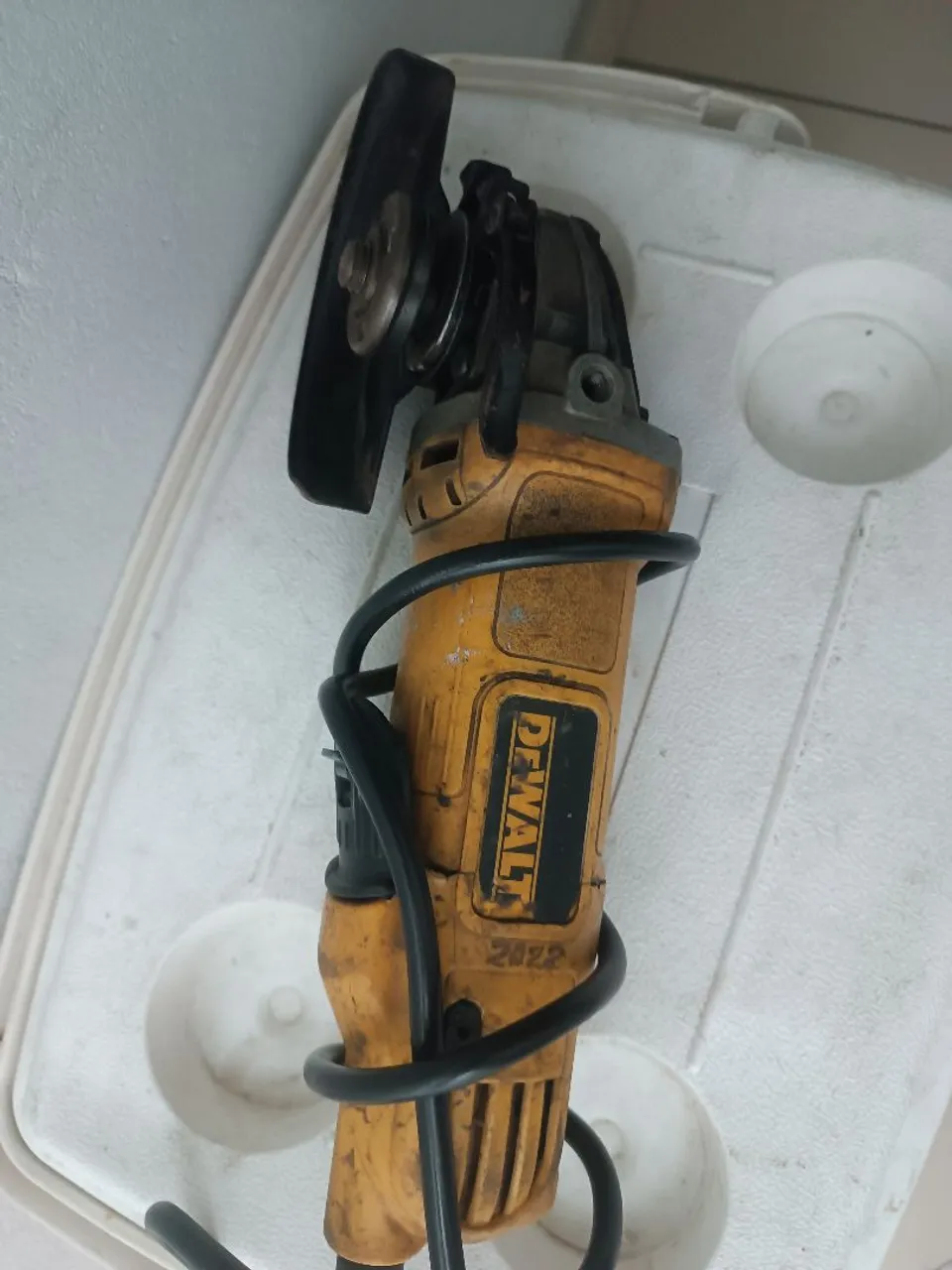 Esmerilhadeira Dewalt