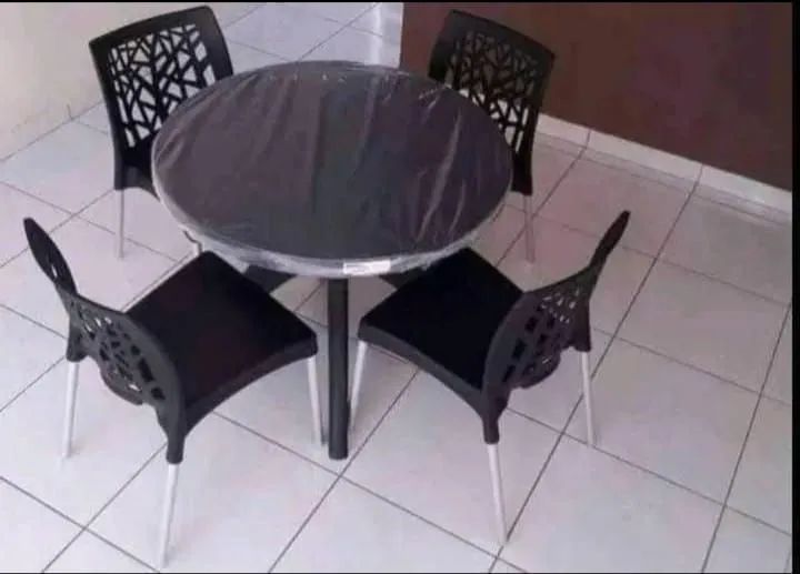 Mesas de jantar 64363739806722122