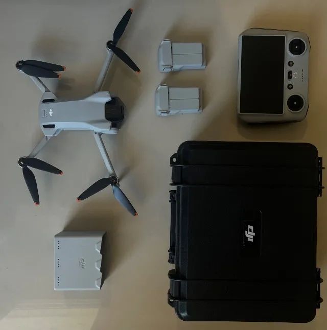 Drone DJI Mini 3 + Combo Fly More Plus + Controle RC com tela + Case Rígido - Foto 2