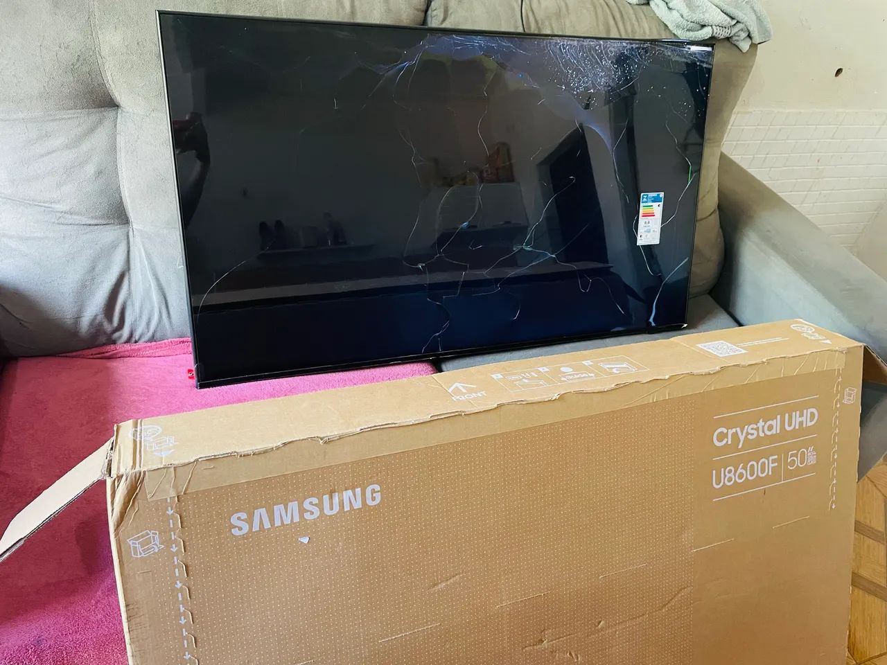 Samsung 50-inch smart TV with defect64595540300161120