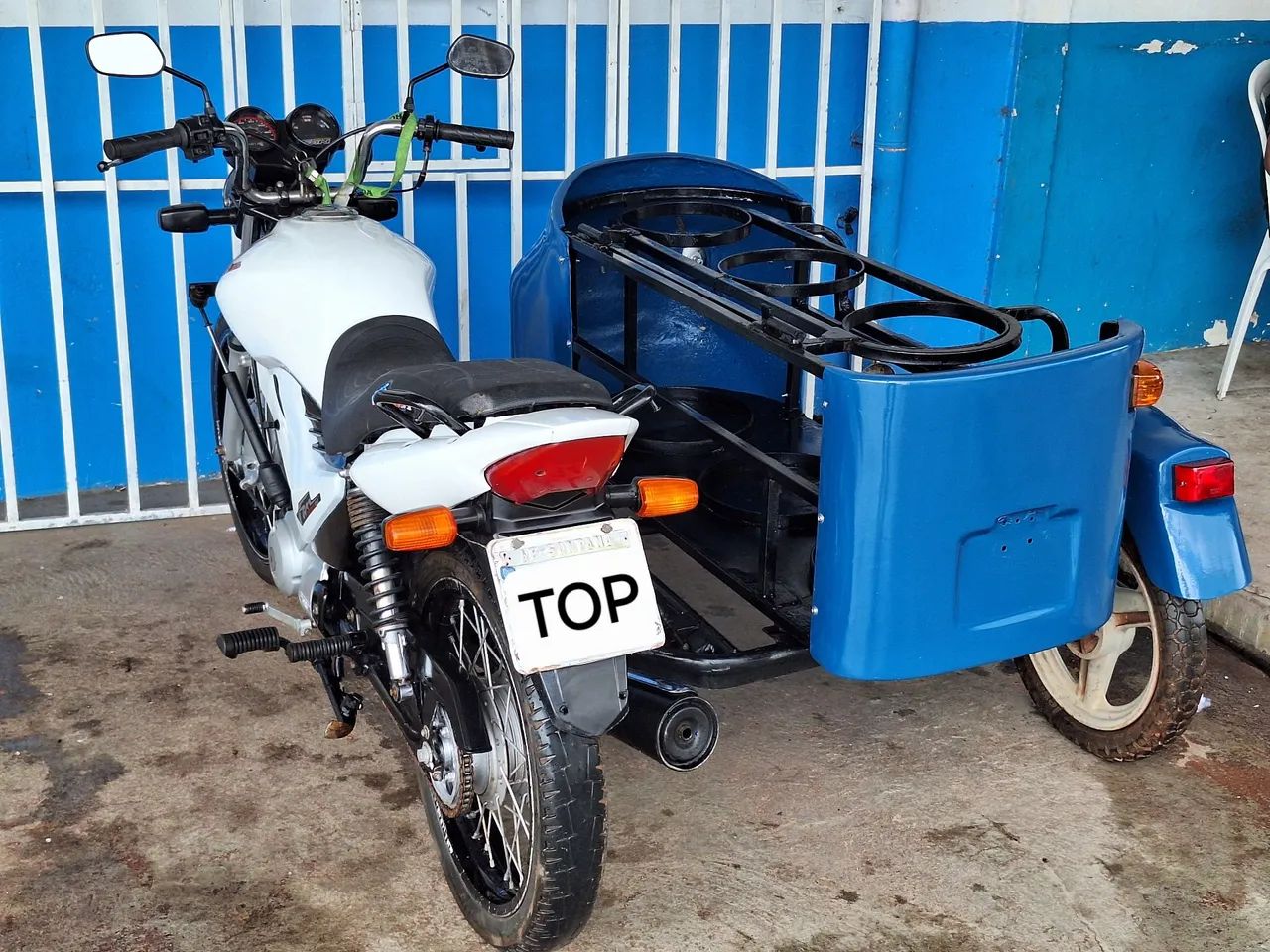 Titan cargo 125 com saidecar 
