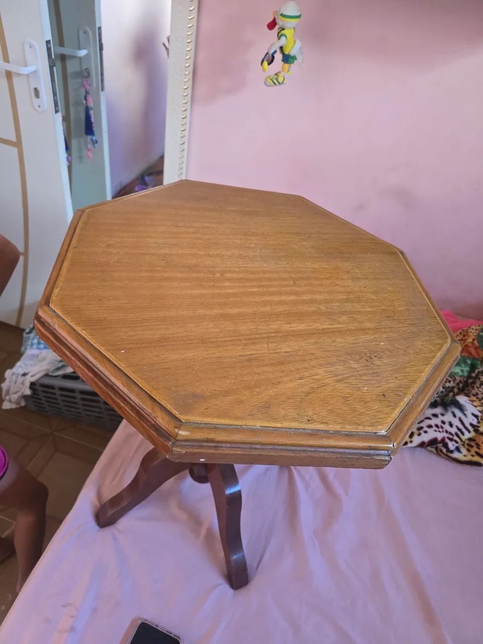 Mesinha de madeira 64960485334659122