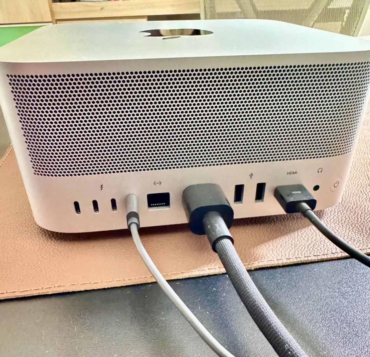 Apple Mac Studio M2 Max | 512GB SSD | 32GB RAM - Computadores e