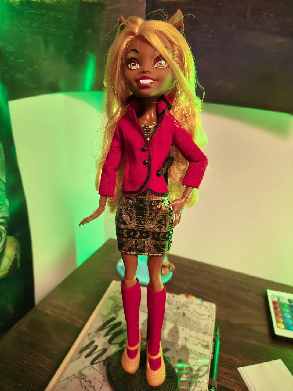 Boneca Clawdia Wolf básica - Monster High 