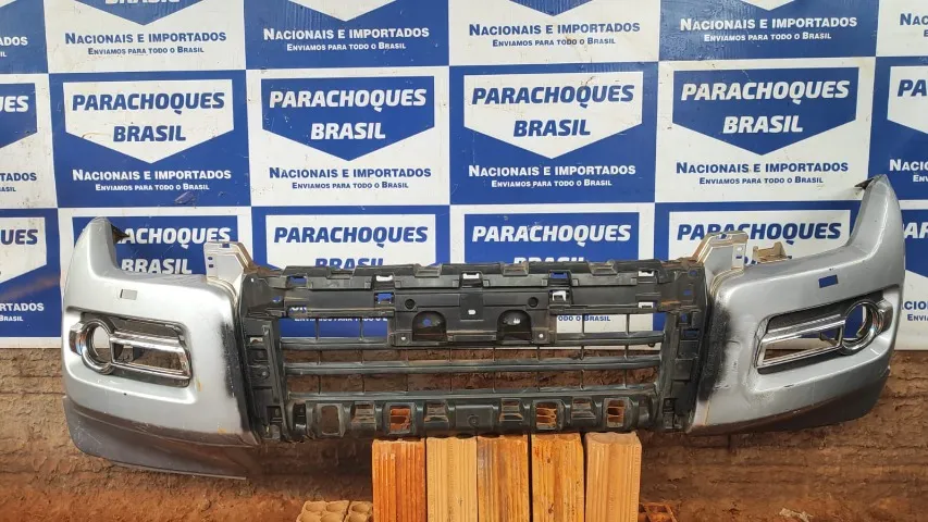 Parachoque dianteiro Pajero Full 2018 - usado, original PREÇO BOM