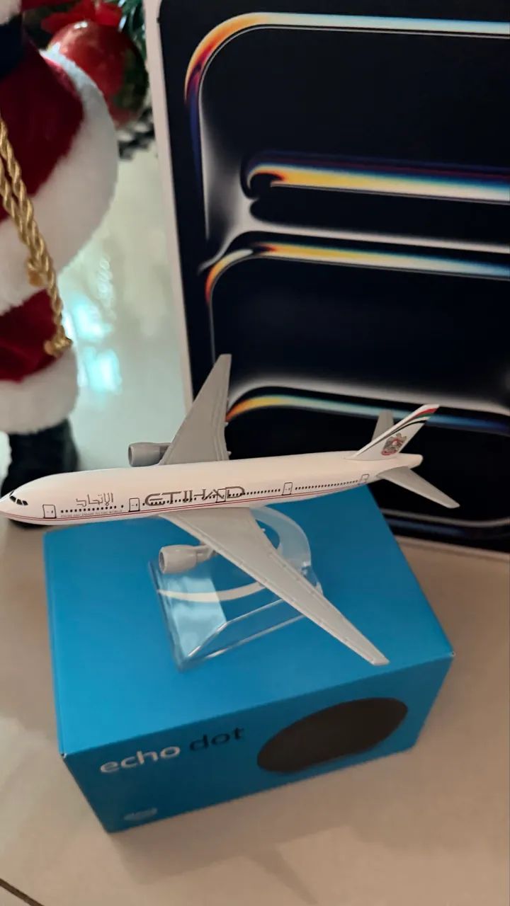 Miniatura de avião Etihad 1/500