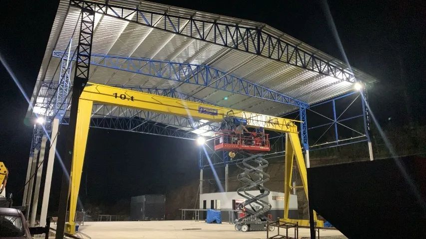 Equipamentos Industriais para Elevação (Pontes Rolantes)