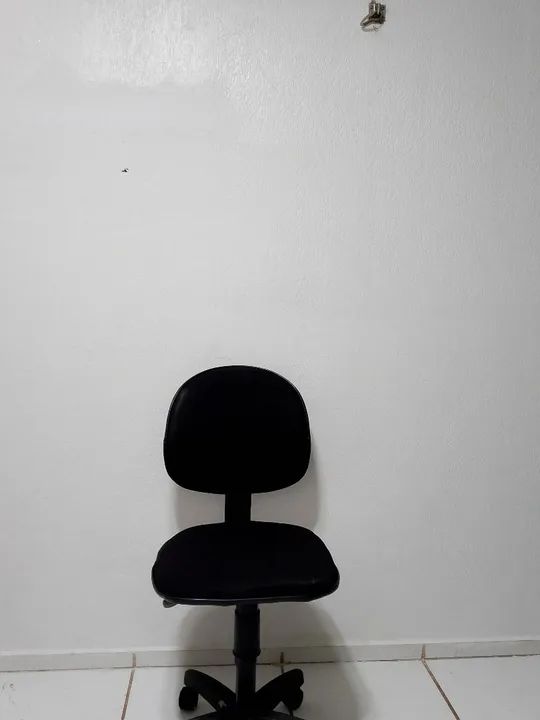 PROMOÇÃO: CADEIRA SECRETARIA EM ÓTIMO ESTADO - Foto 2