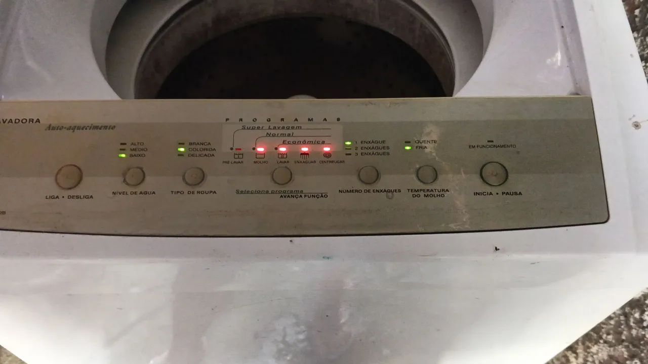 Máquina de Lavar Roupa Automática