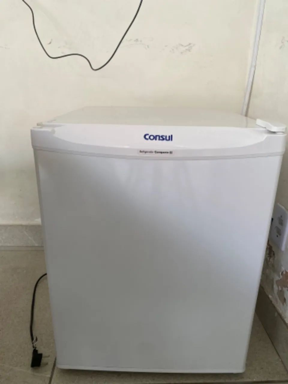 Frigobar Consul 80L ? Seminovo, 1 ano e meio de uso