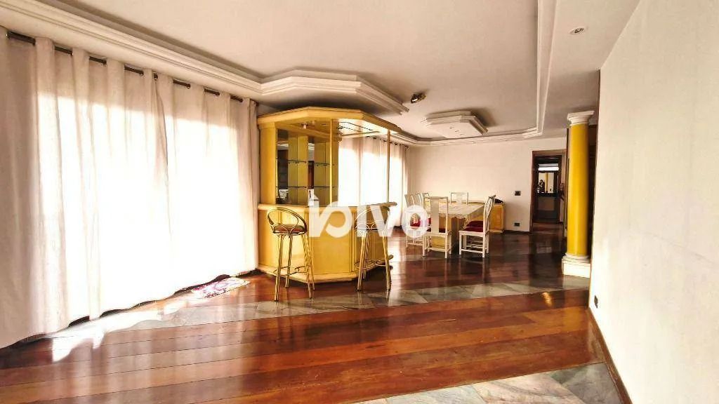 Apartamento, 1 por andar com 3 dormitórios, 1 suíte para alugar, 212 m² por R$ 12.000/mês 