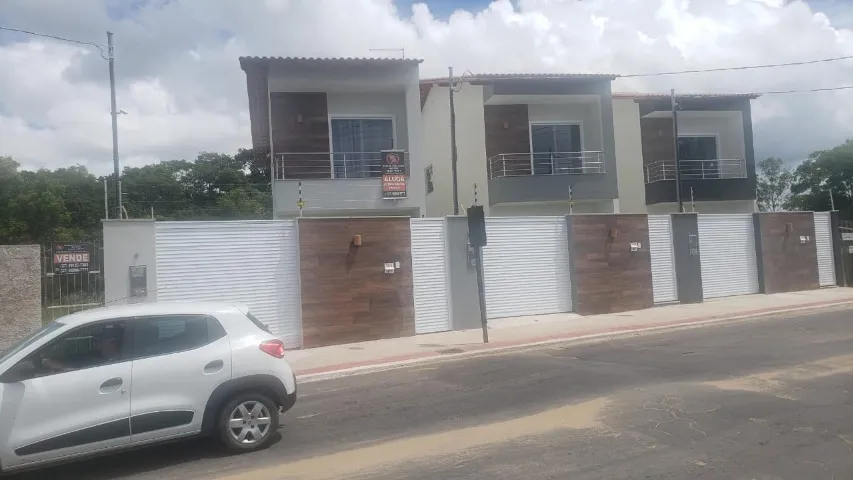 Alugo Casa 3 quartos suite, em Manguinhos a 300m da praia.
