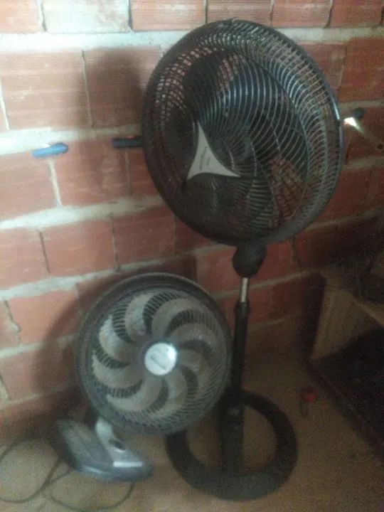 Ventilador de Mesa e Ventilador de Pé