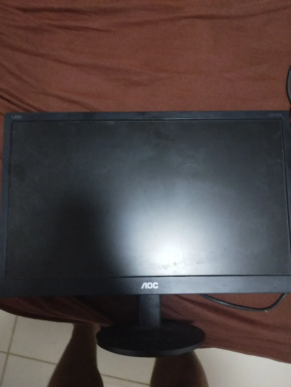 Monitor AOC 18.5 polegadas VGA usado