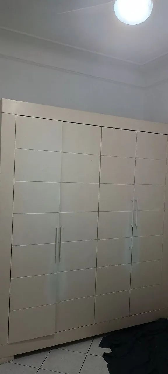 Armário de 4 portas 