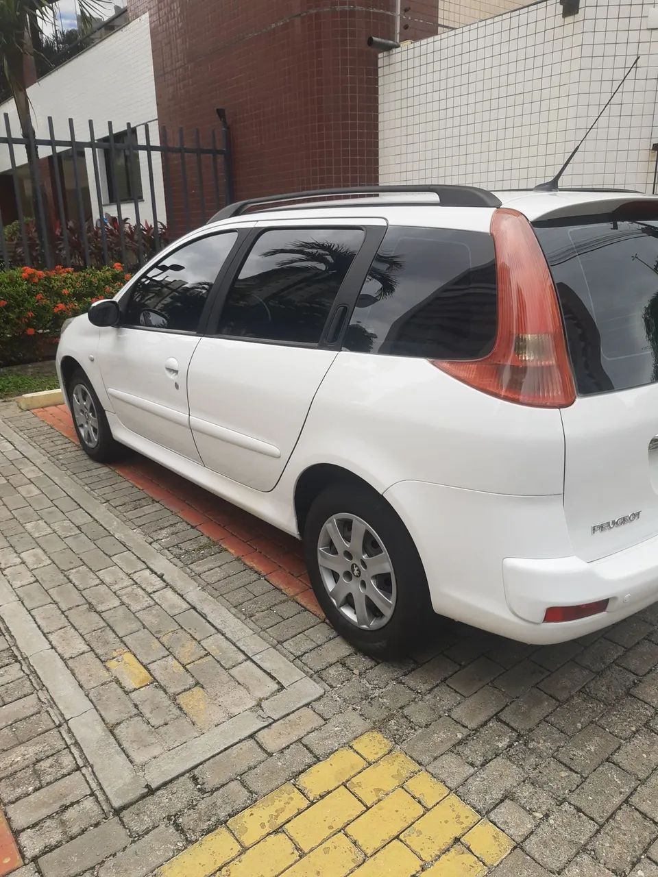 PEUGEOT SW 207  2013 - Foto 2