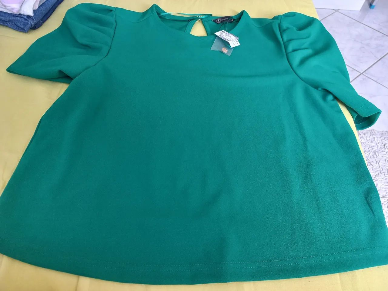 Blusinha feminina linda e nova com etiqueta - Foto 2