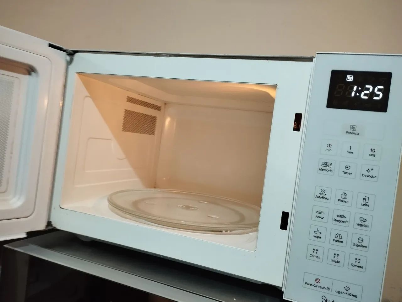Microondas Panasonic Style 32 Litros Alça em Inox e Timer Branco - Foto 5