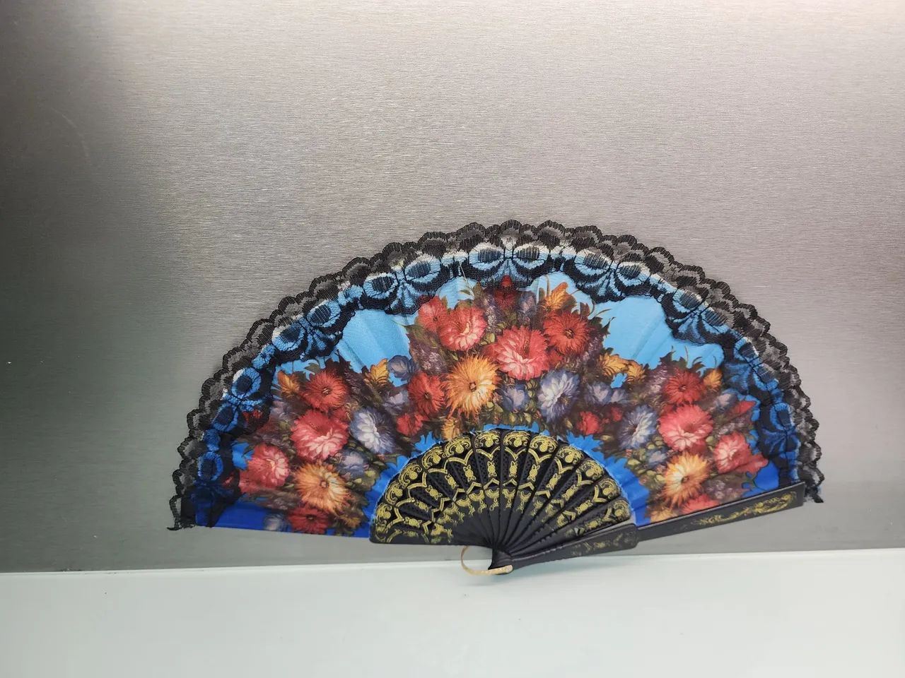 Leque vintage charmoso floral e renda
