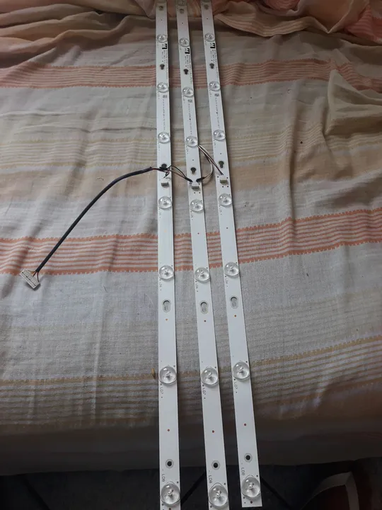 3 Tiras de LED para TV 43 Polegadas