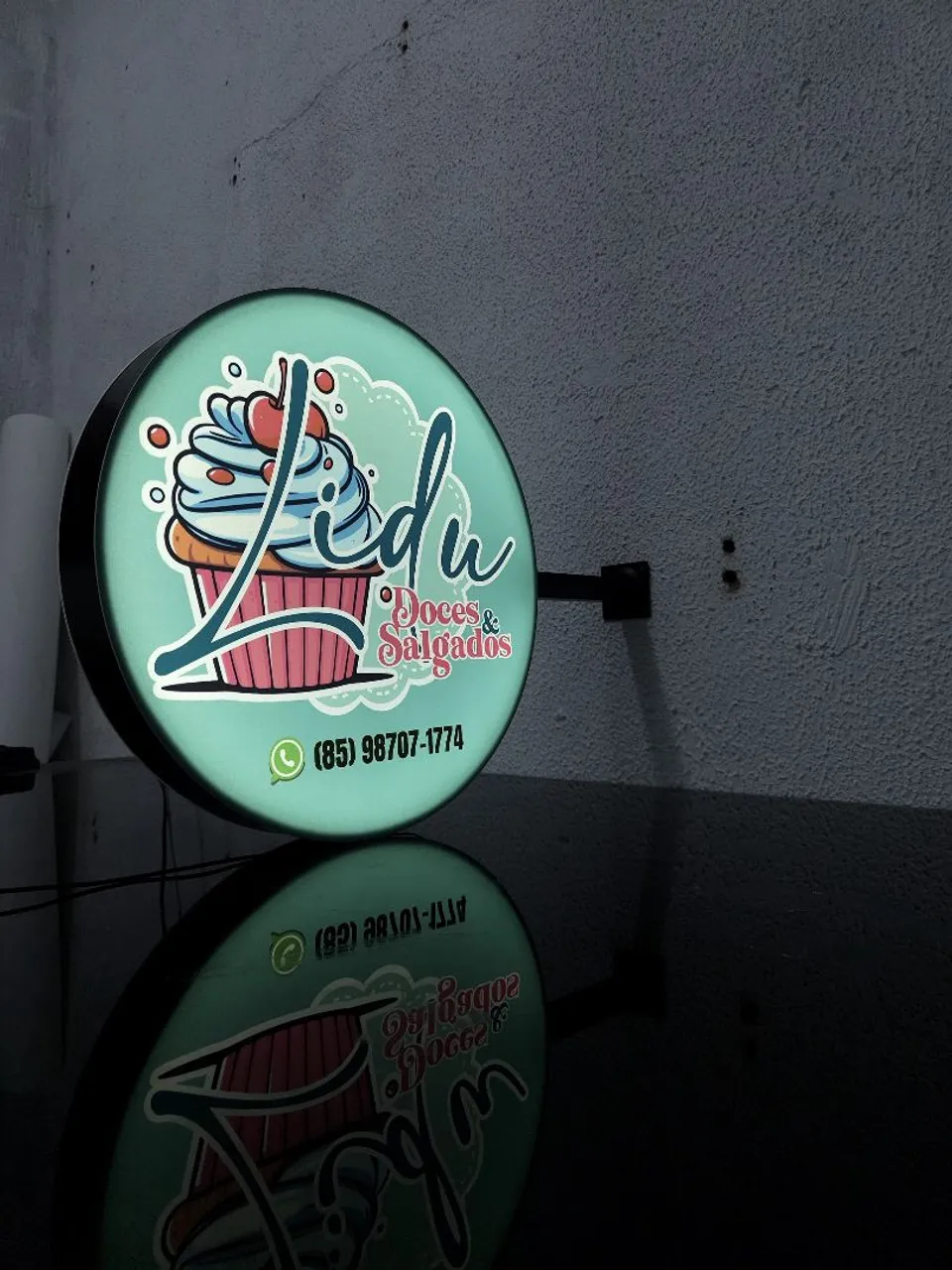 Placa luminosa pirulito dupla face com sua logo